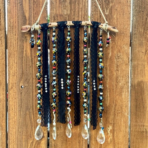 Driftwood Wind Chime Lace, Black Porcelain & Vintage Italian Chandelier Crystals - Picture 15 of 17